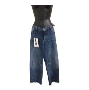 Ashley Mason cropped raw hem barrel style ankle jorts blue jeans size 7/28 new